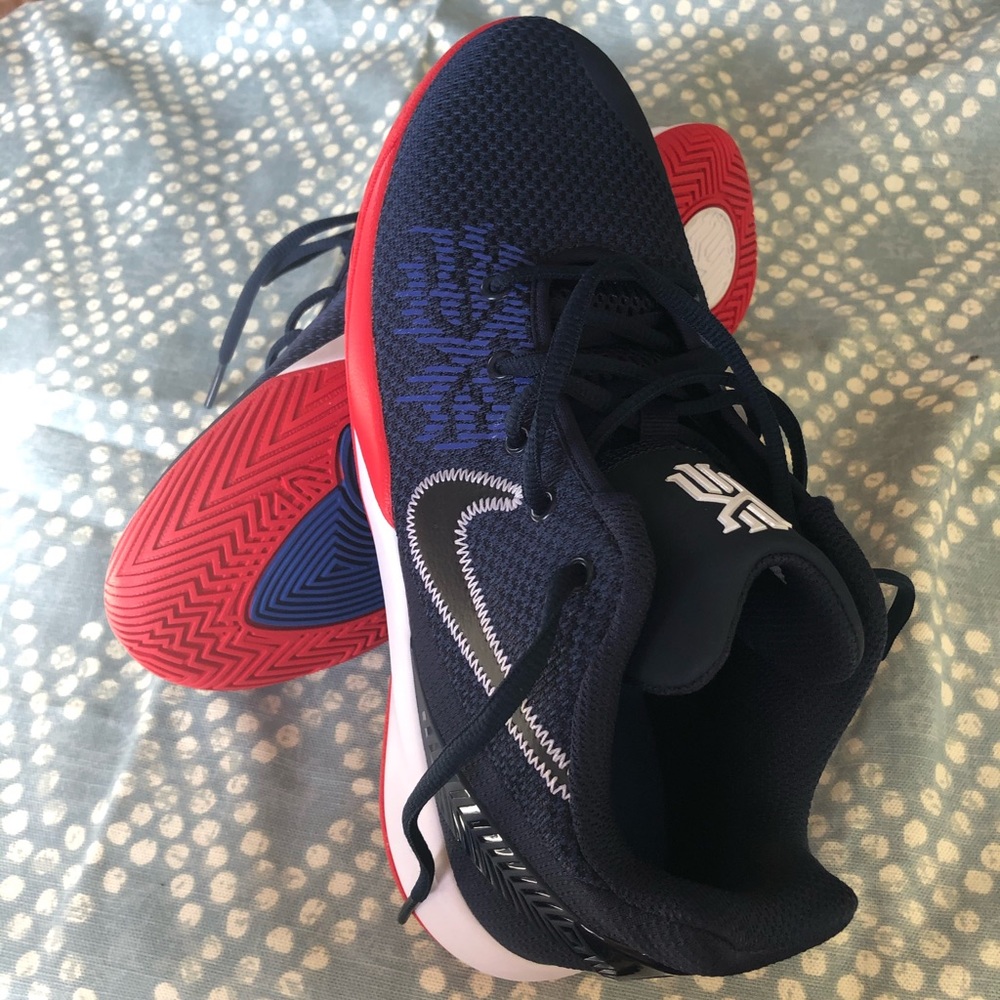 🆕 NWOT Nike sneakers